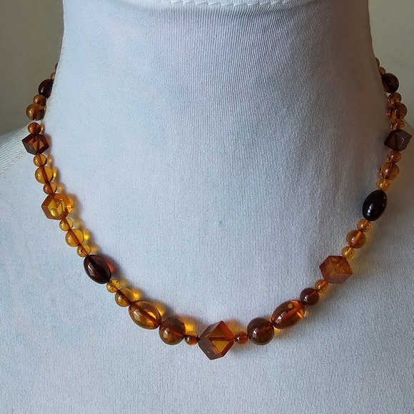Amber beads necklace orange brown strand - Picture 3 of 15